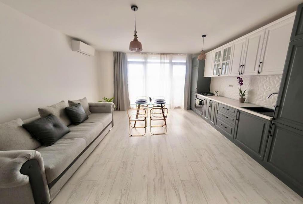 Urban Confort. Modern Si Luminos Rebreanu Timişoara